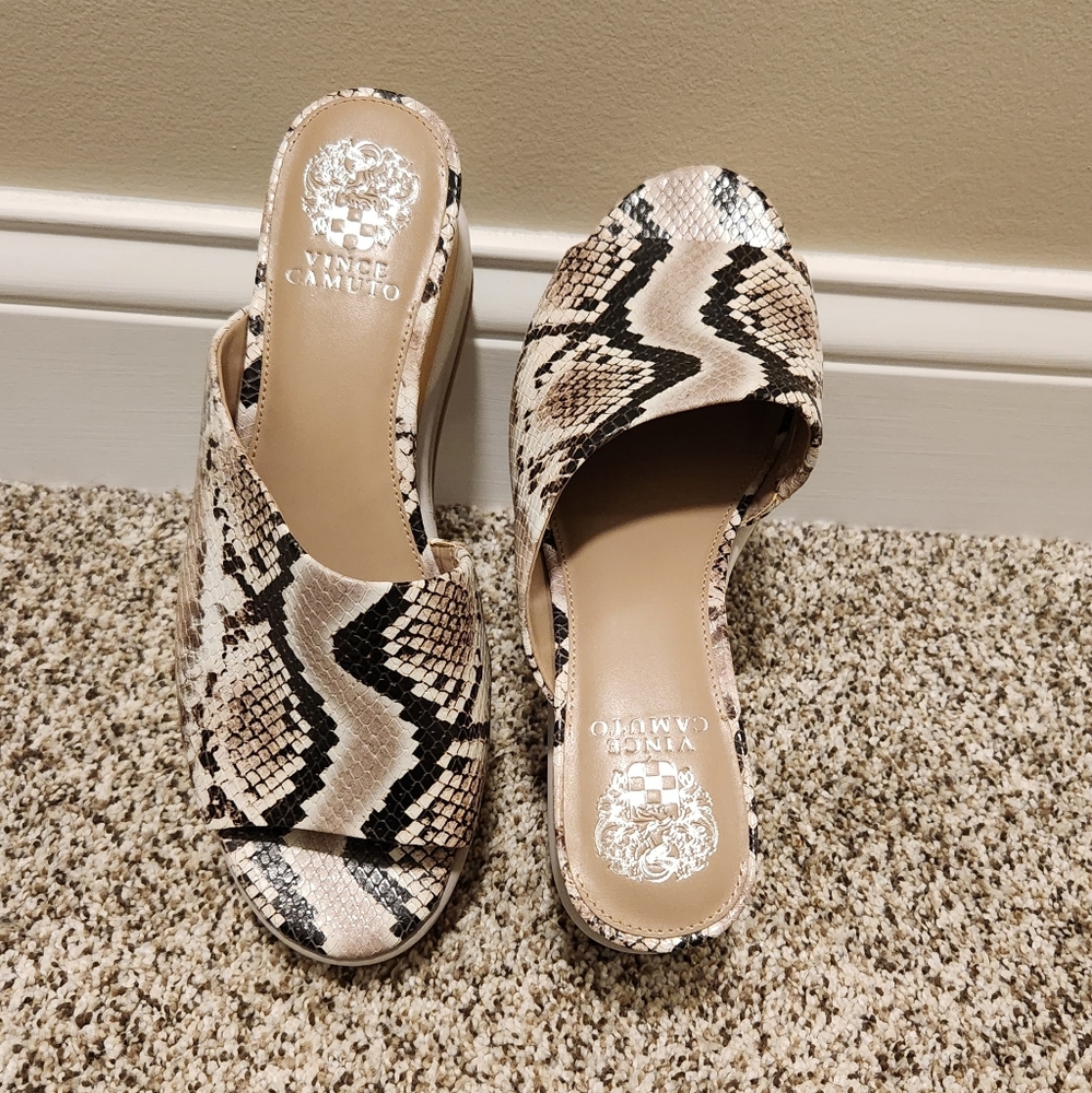 Vince Camuto Pendrea Platform slide wedge sandal - EUC